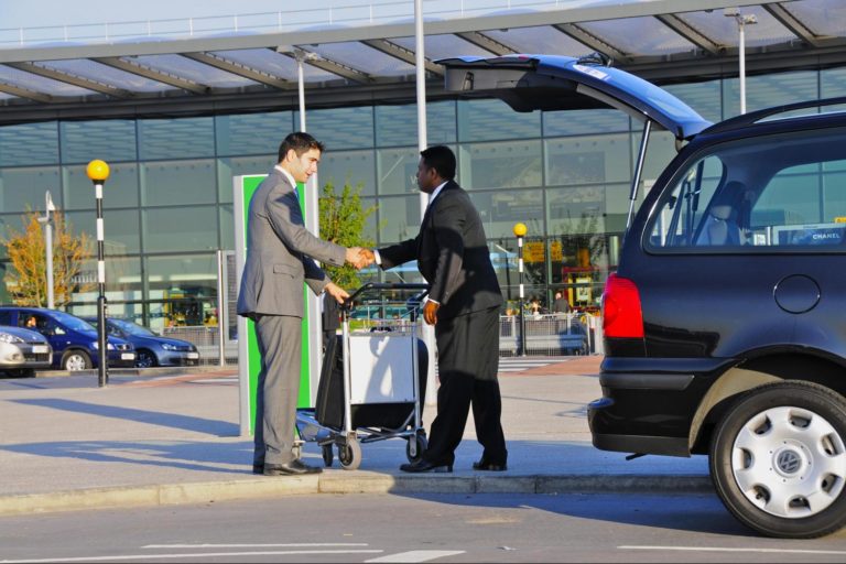 Things To Know When Choosing Airport Transfer Company BrandFuge