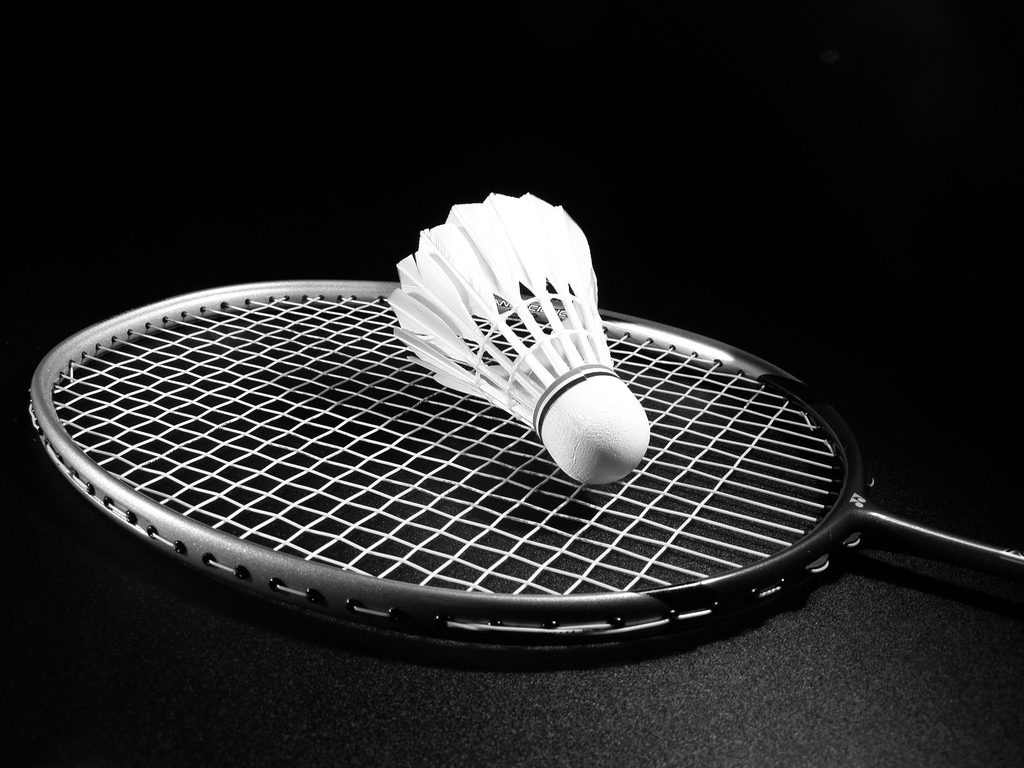Heavyweight badminton rackets 