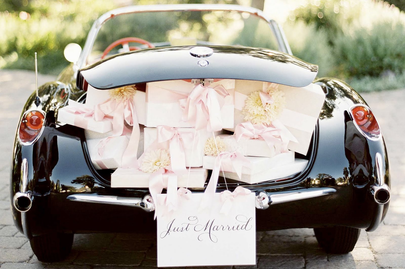 Guide to renting a car for your wedding - BrandFuge