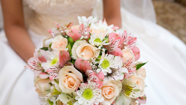 What to Consider When Choosing Flowers for Your Wedding  