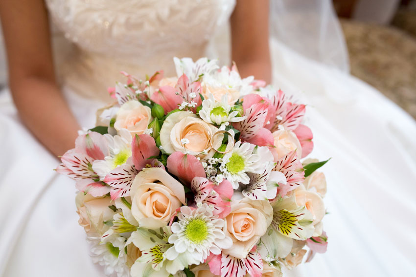 What to Consider When Choosing Flowers for Your Wedding  