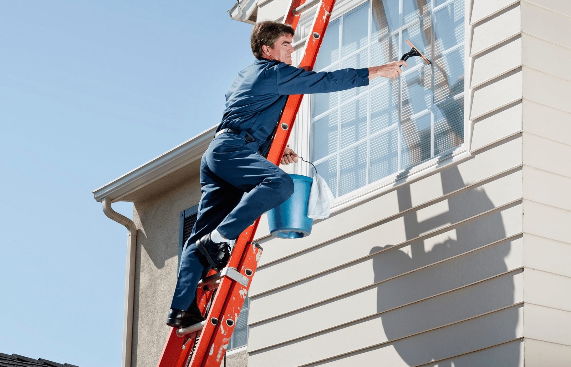 How Much Does it Cost to Have Windows Professionally Cleaned? BrandFuge