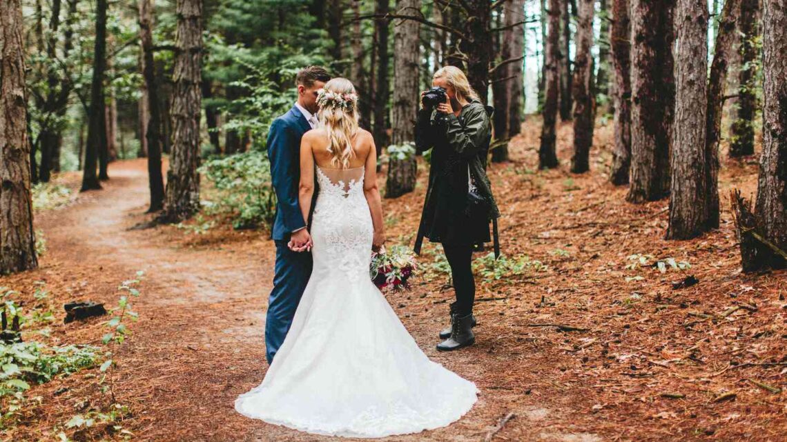 Choosing the Right Photographer and Videographer for Your Wedding Day