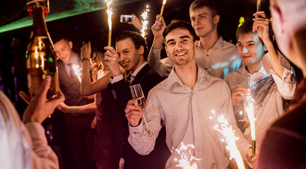 Guide to London Nightlife for Single Men Finding Dates