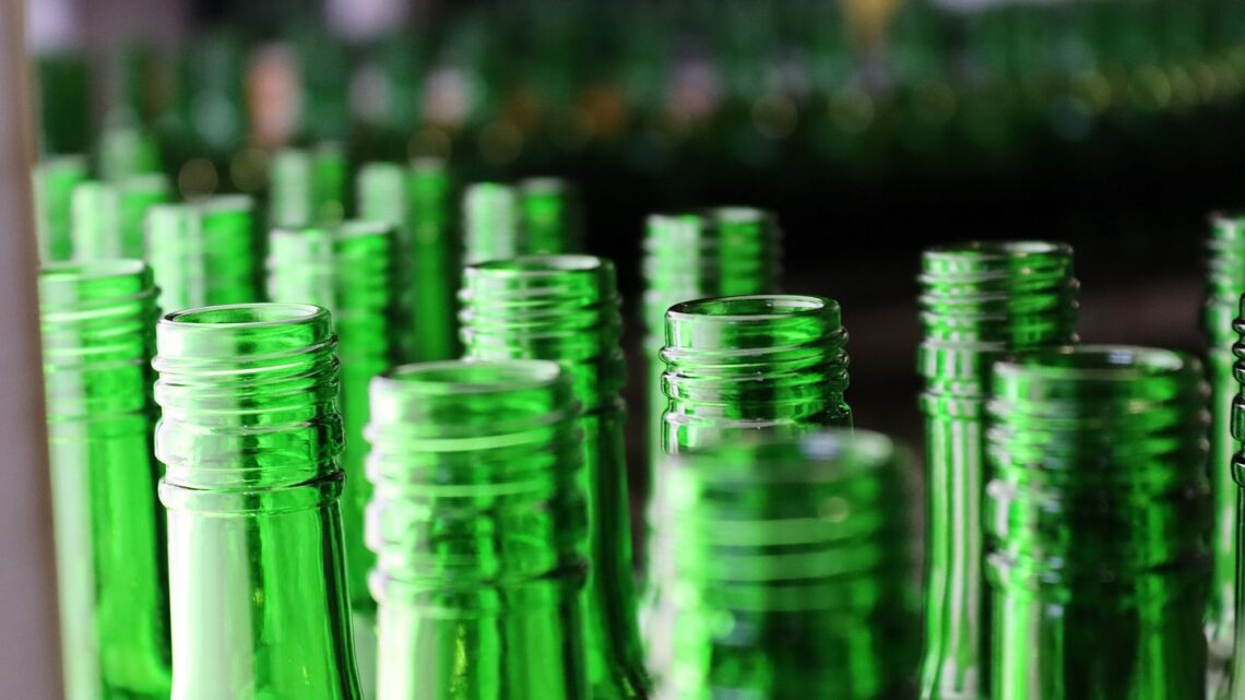 Raise a Glass to Eco-Friendly Chic: How Glass Bottles are Saving the Planet in Style